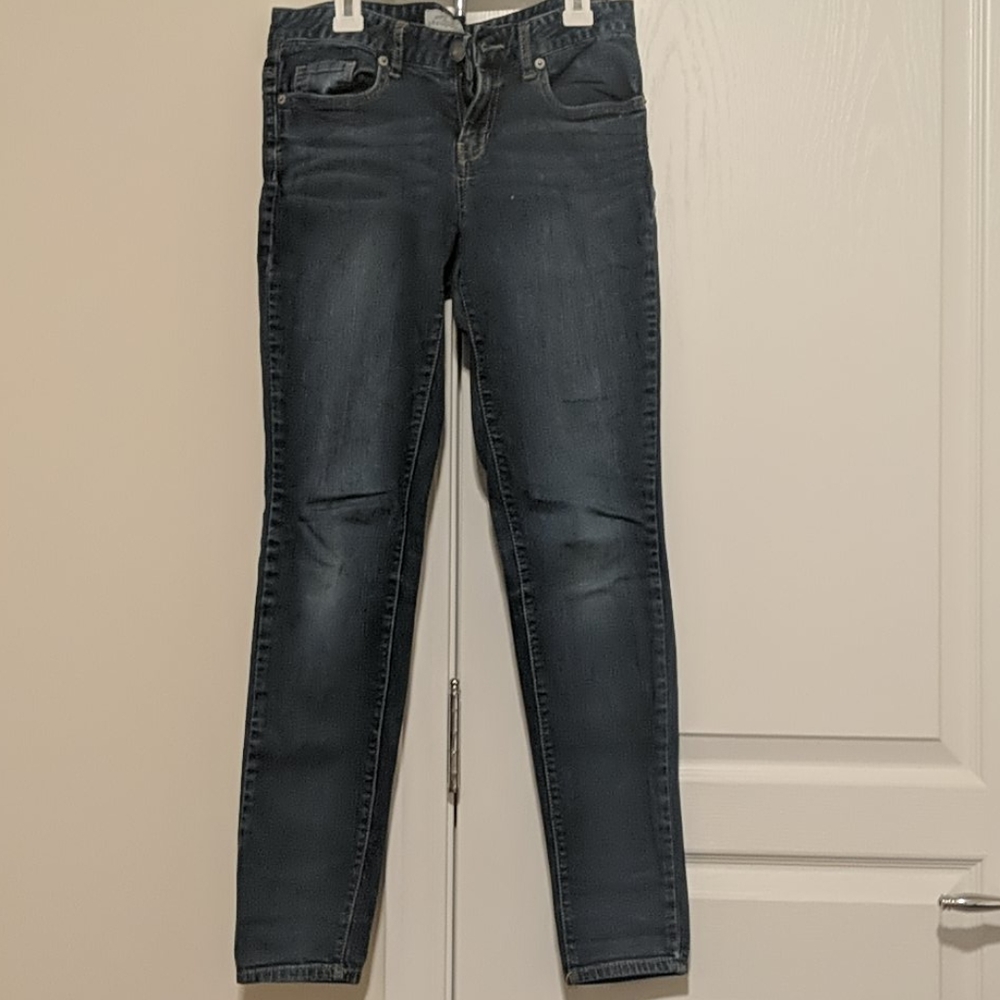 Dark-wash skinny jeans